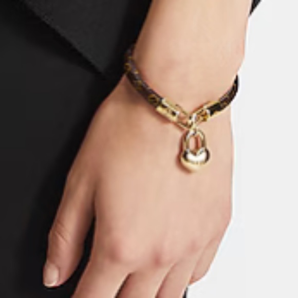 Louis Vuitton - Crazy in Lock Heart Bracelet - Picture 3 of 12